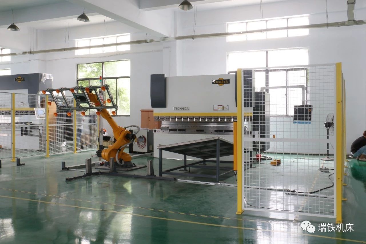 數(shù)控板料折彎柔性加工單元(FMC)