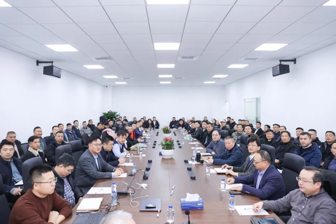 靈蛇聚力，璀璨征程 | 瑞鐵機(jī)床2025年度銷售會(huì)議圓滿落幕！